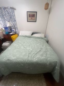 Free queen size bed