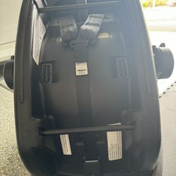 Nuna PIPA™ RX Infant Car Seat & Base
