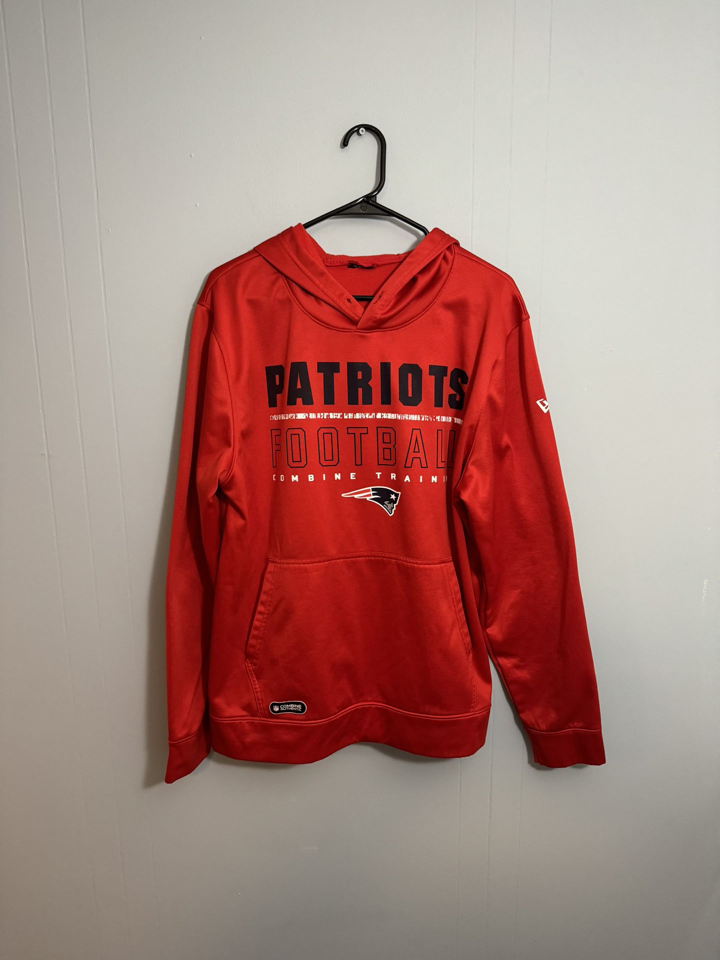 Mens Large New Era New England Patriots Hoodie, Red