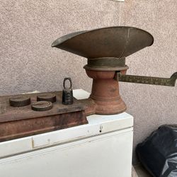 Antique Howe Scale