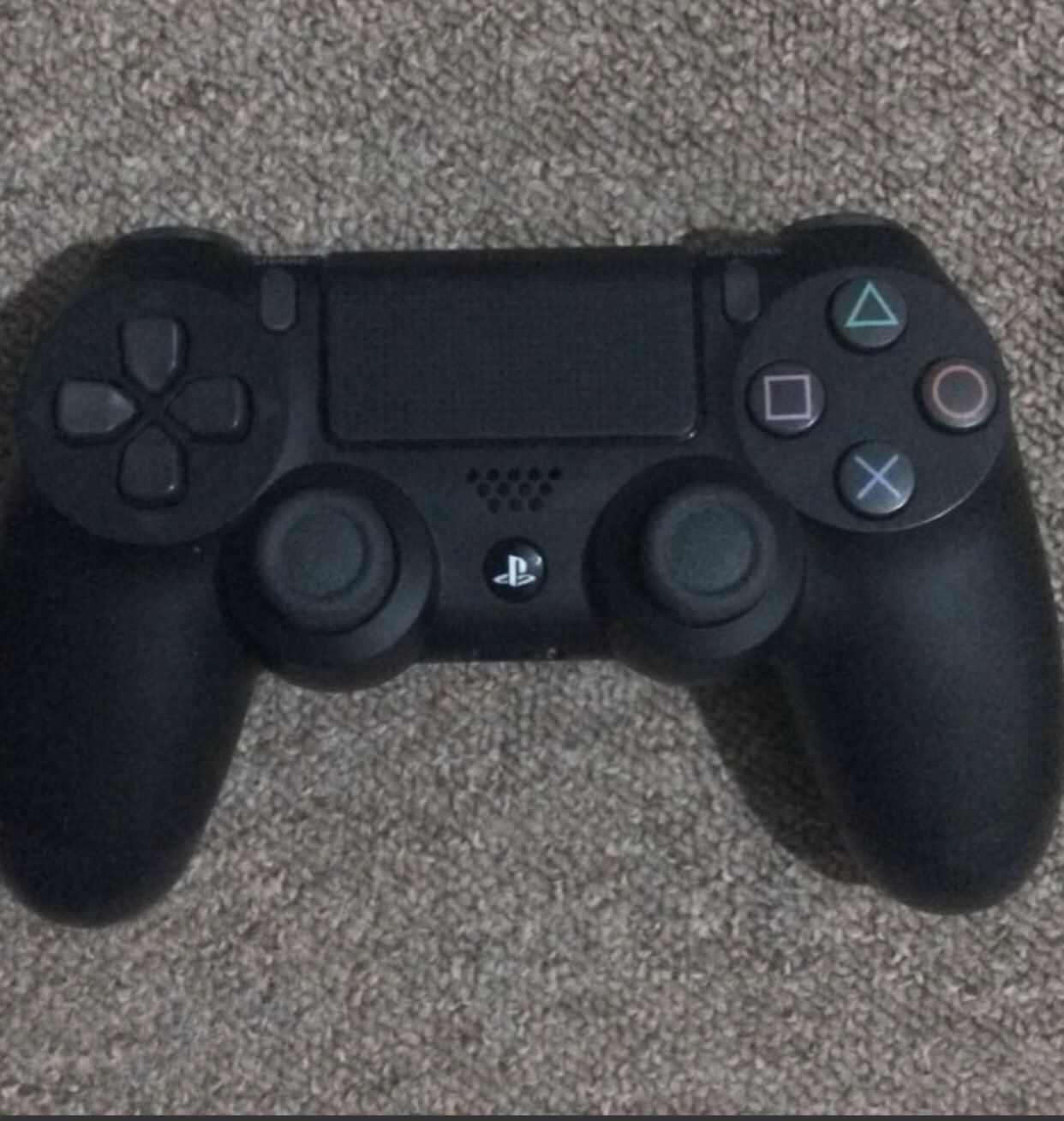 PS4 controller