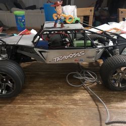 Slash 4 x 4 Sandrail roller