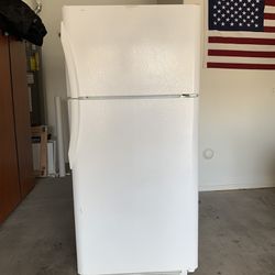 Fridgeaire Refrigerator Freezer