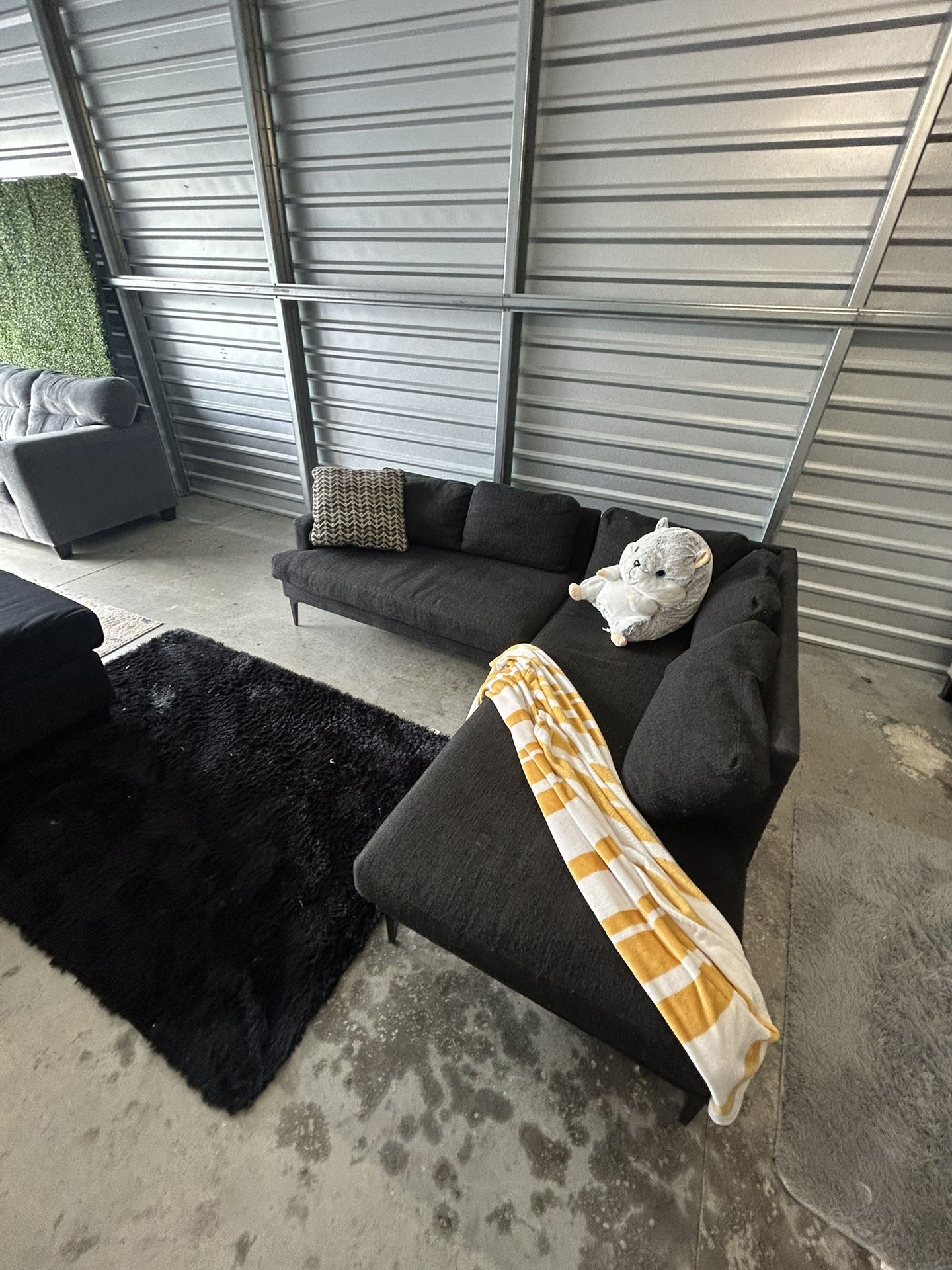 Sectional Sofa/ Couch (We Deliver) 