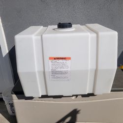 100 GALLON WATER TANK 