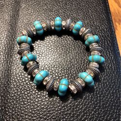 New turquoise stretch bracelet 7 1/2 to 8 inch wrist