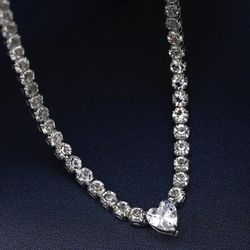 Women’s or Girls Stunning and Elegant Heart Pendant Necklace