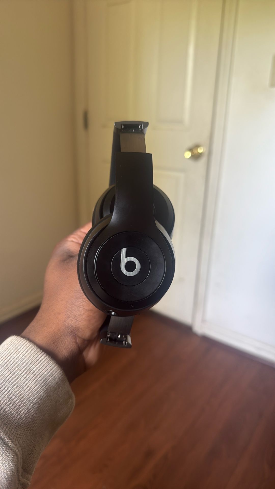 Beats solo 4