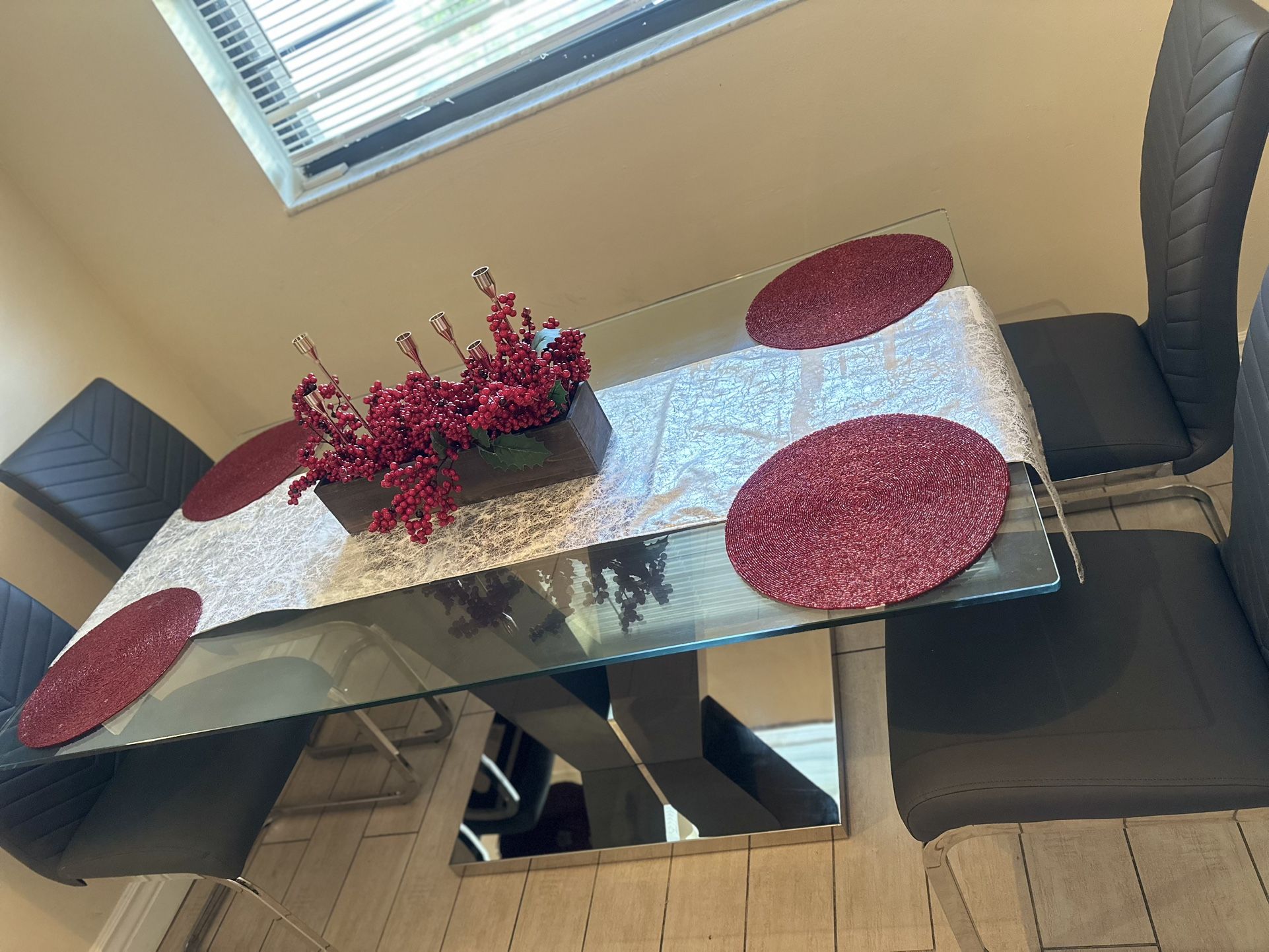 Dining room set, table and 4 chairs, perfect condition, sold due to unuse