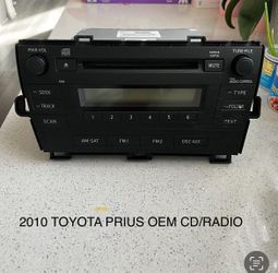 2010 Toyota Prius OEM Radio/CD Unit