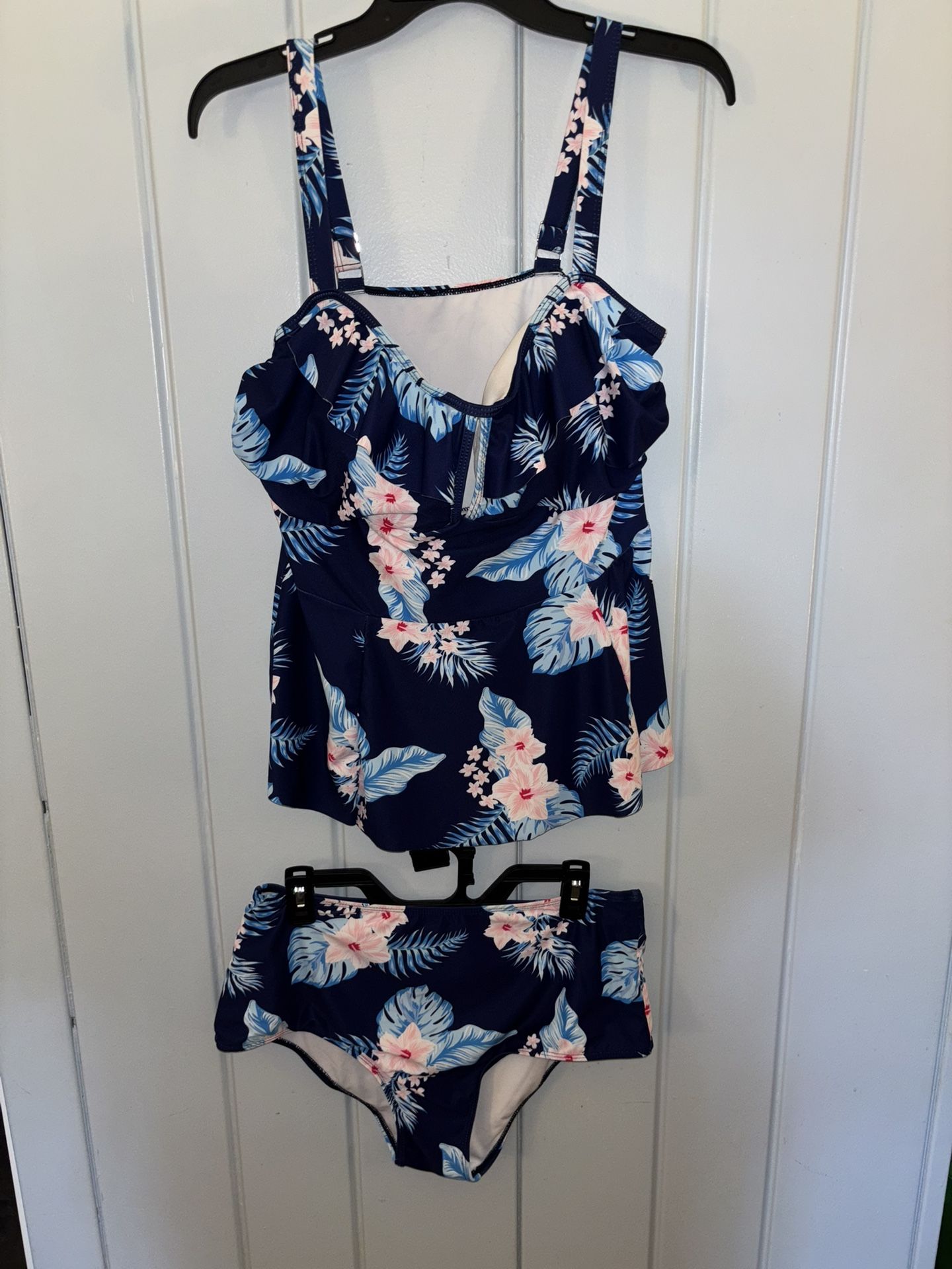 2x Swimwear