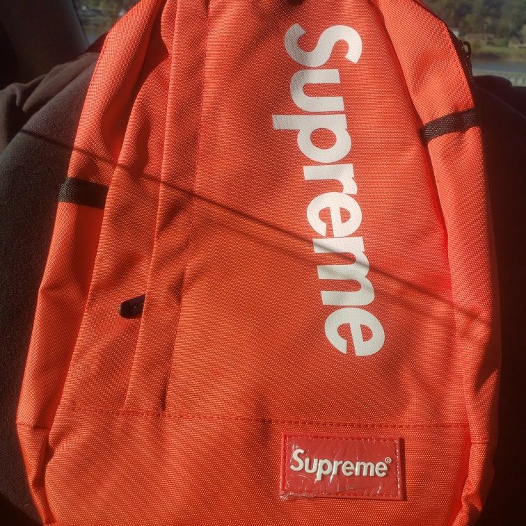 Supreme Sling bag black (ss21) for Sale in Tacoma, WA - OfferUp