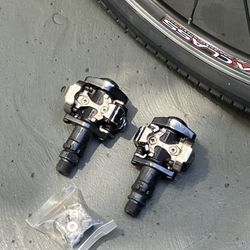 Shimano SPD Clips /  bike pedals 