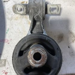 Parted Out 20 Acura ILX Transmission Mount