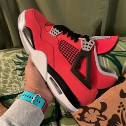 Jordan 4s  Toro Bravo 