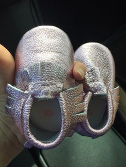 Pearly pink leather baby moccasins