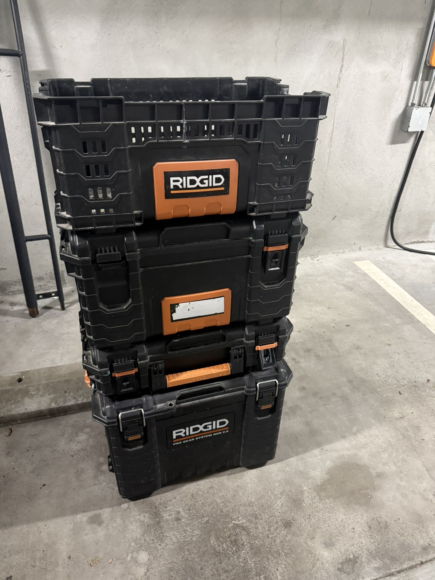 RIGID STACKABLE TOOL BOX