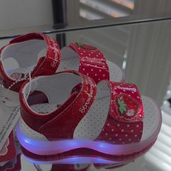 Toddler girl strawberry shortcake sandals size 6