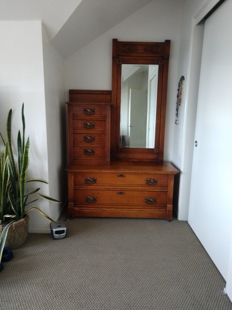 Antique, early 1900's Dresser... With bevelled mirror