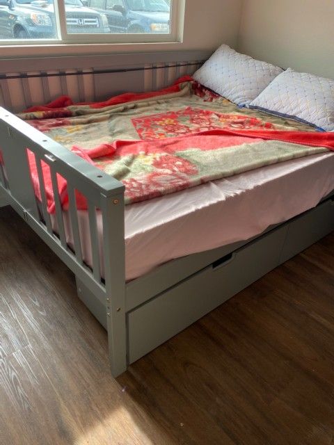 Queen Bed