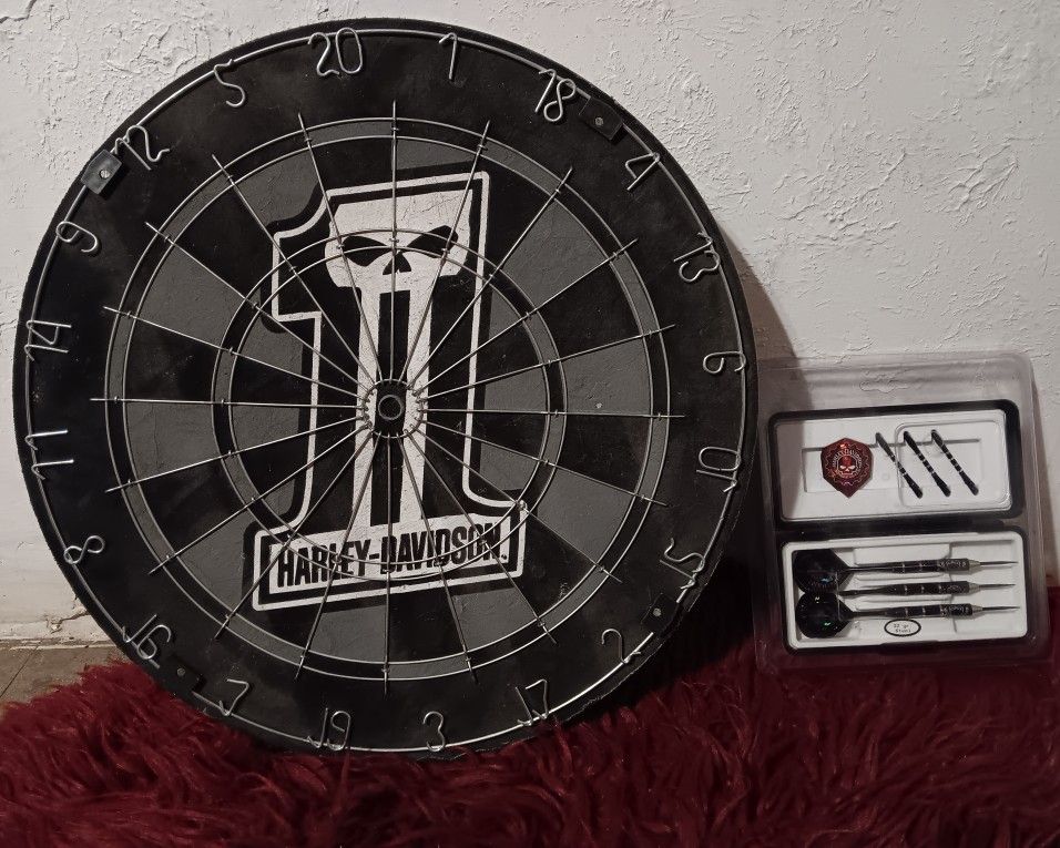 Harley-Davidson Themed Dart Board With Harley-Davidson Themed Darts