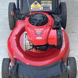 TROY-BILT lawnmower. Like New condition lawn mower.