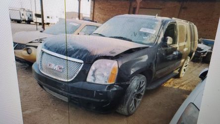 FOR PARTS A 2011 GMC YUKON 5.3 ENGINE 2X4 6L80 TRANSMISSION