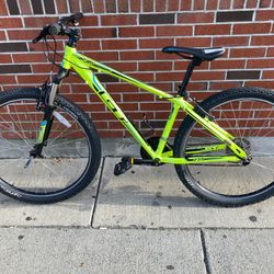 GT Aggressor Comp 27.5" Mountain Bike - Frame 15" Small