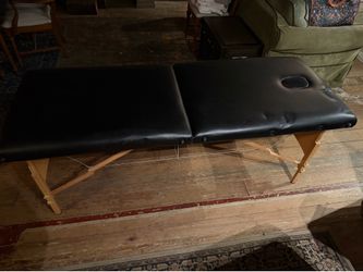 Massage Table with Accessories included + Twin Sheet sets (3)