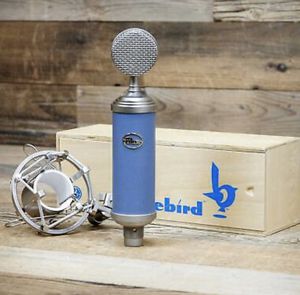 Photo Blue Bluebird Condenser microphone with shock mount
