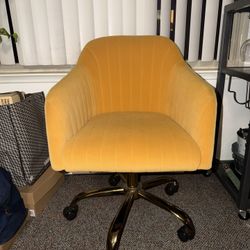 🪑 Mustard Velvet Accent/ Office Chair ($75)