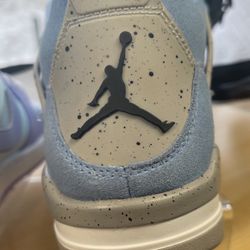 Size 7 CAROLINA BLUE JORDAN Retro 4 