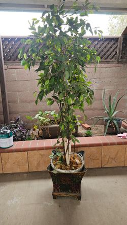 Fake decor tree