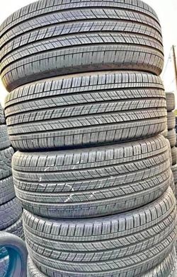 235/55/19 Michelin Selling a set of 4 tires in excellent condition 🫡