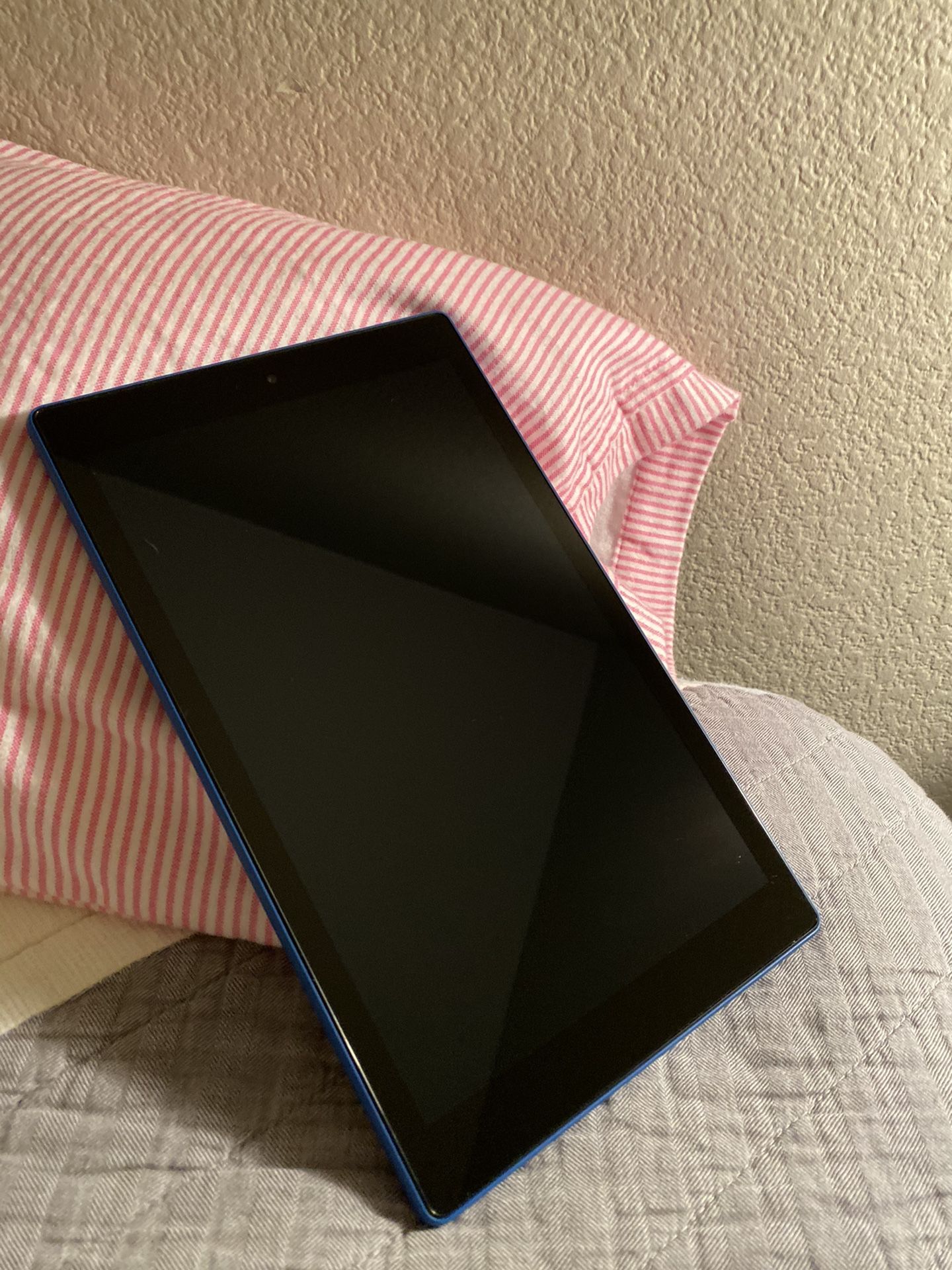 Amazon Fire 10 HD tablet (7th Gen)