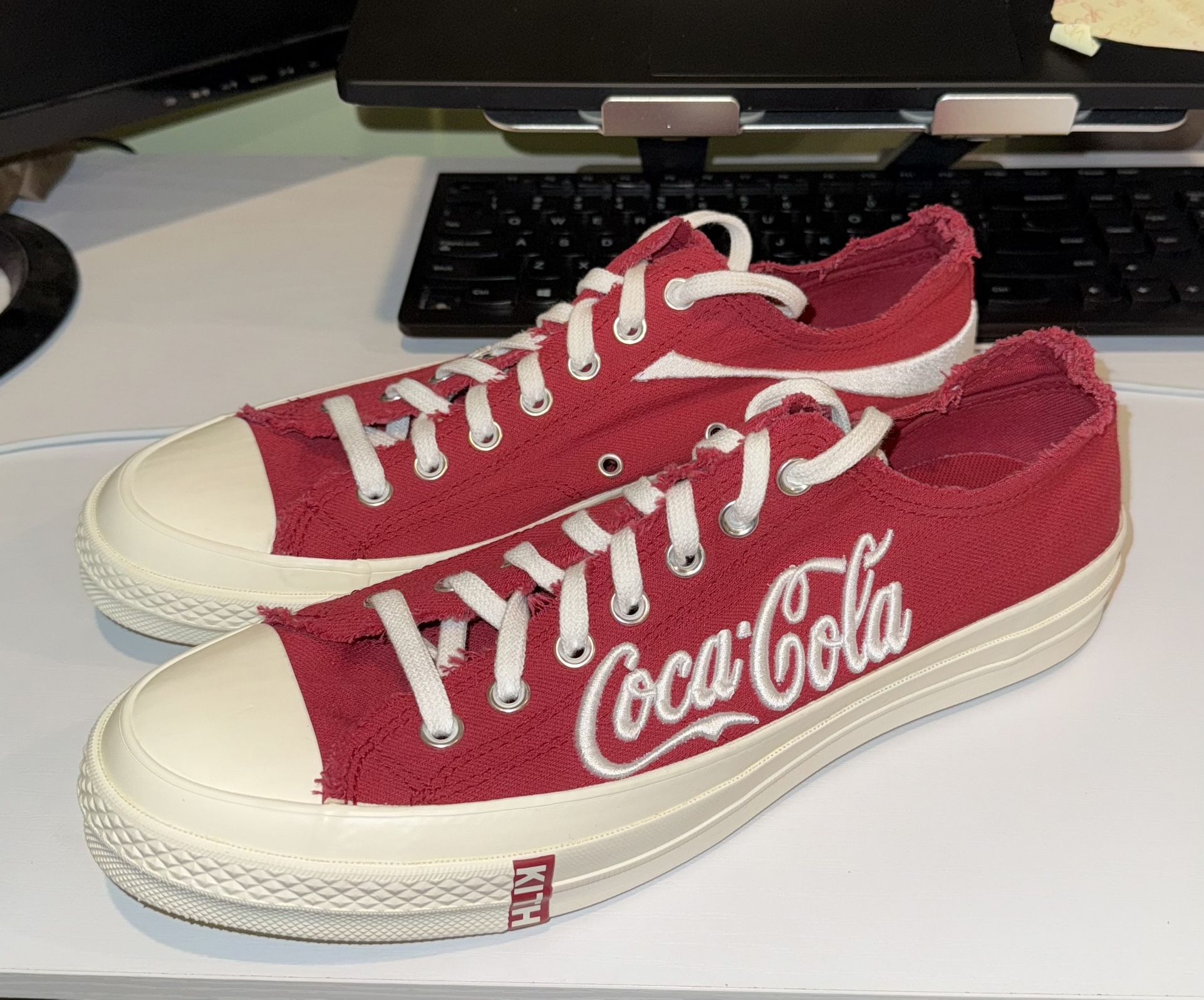Size 10.5 - Converse kith x Coca-Cola x Chuck 70 Low Red