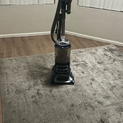 Shark vacuum cleaner all the parts are there works good