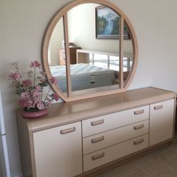 Beautiful Dresser With Mirror 