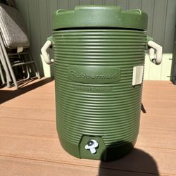 Insulated Beverage Container / Cooler 