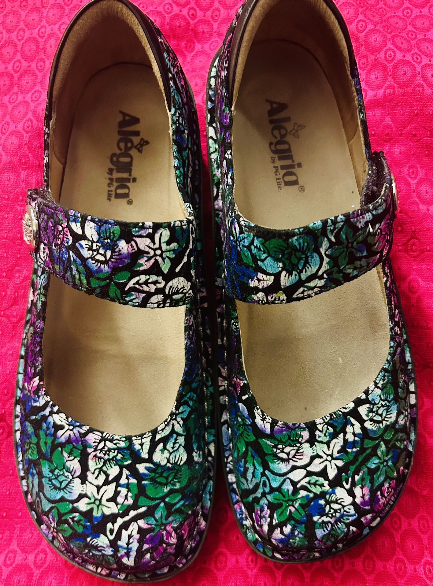 Alegria Paloma Hibiscus Size 9 Clogs