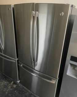 Deal: GE Stainless French Door Fridge – Bottom Freezer, LED