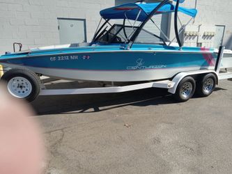 Ski and wake board boat