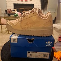 Women's Size 5½ Adidas