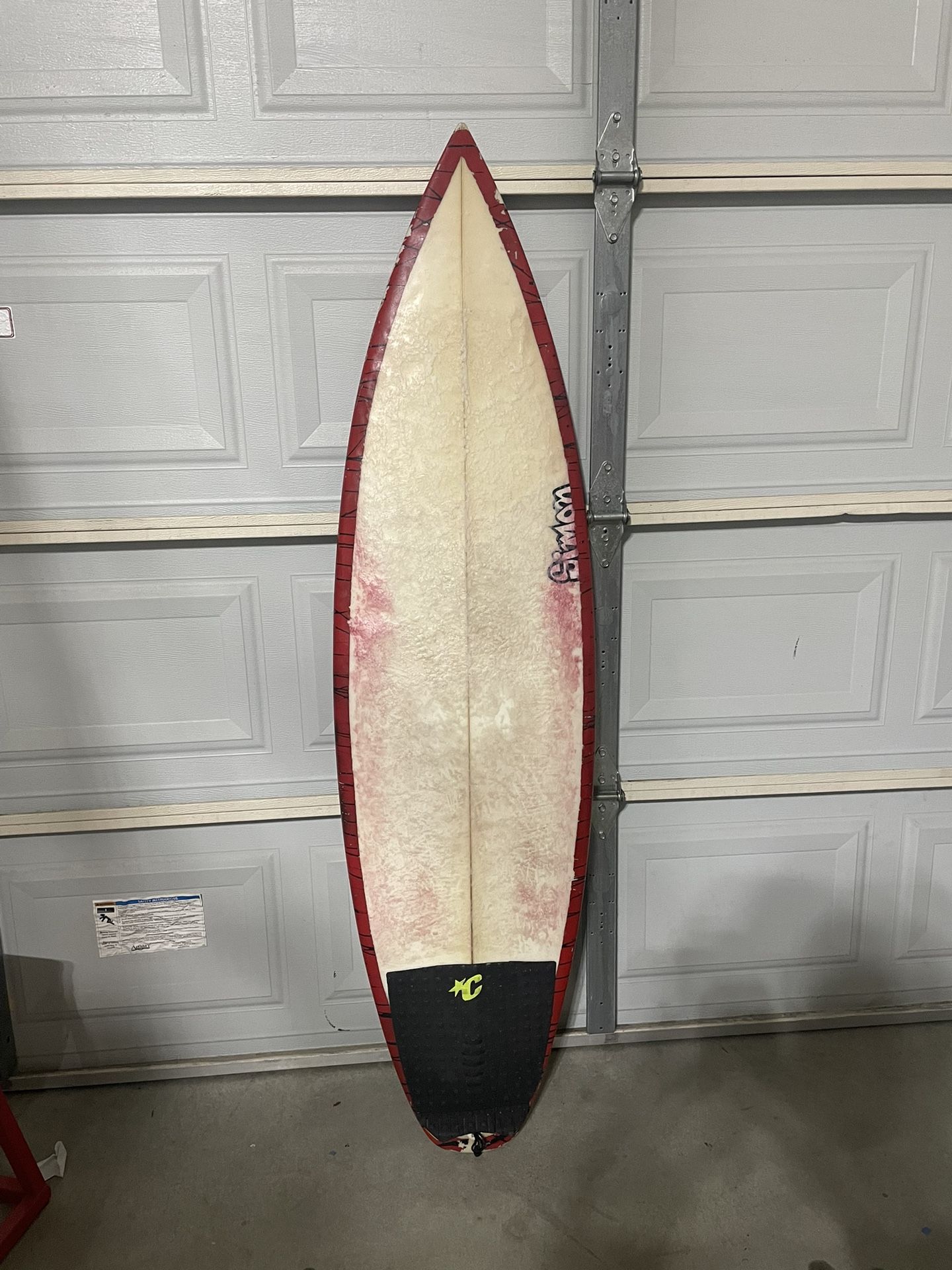 5'7 Surfboard
