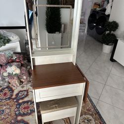 NEW Small Vanity Desk with Mirror and Lights,Farmhouse Makeup Vanity Table with Charging Station