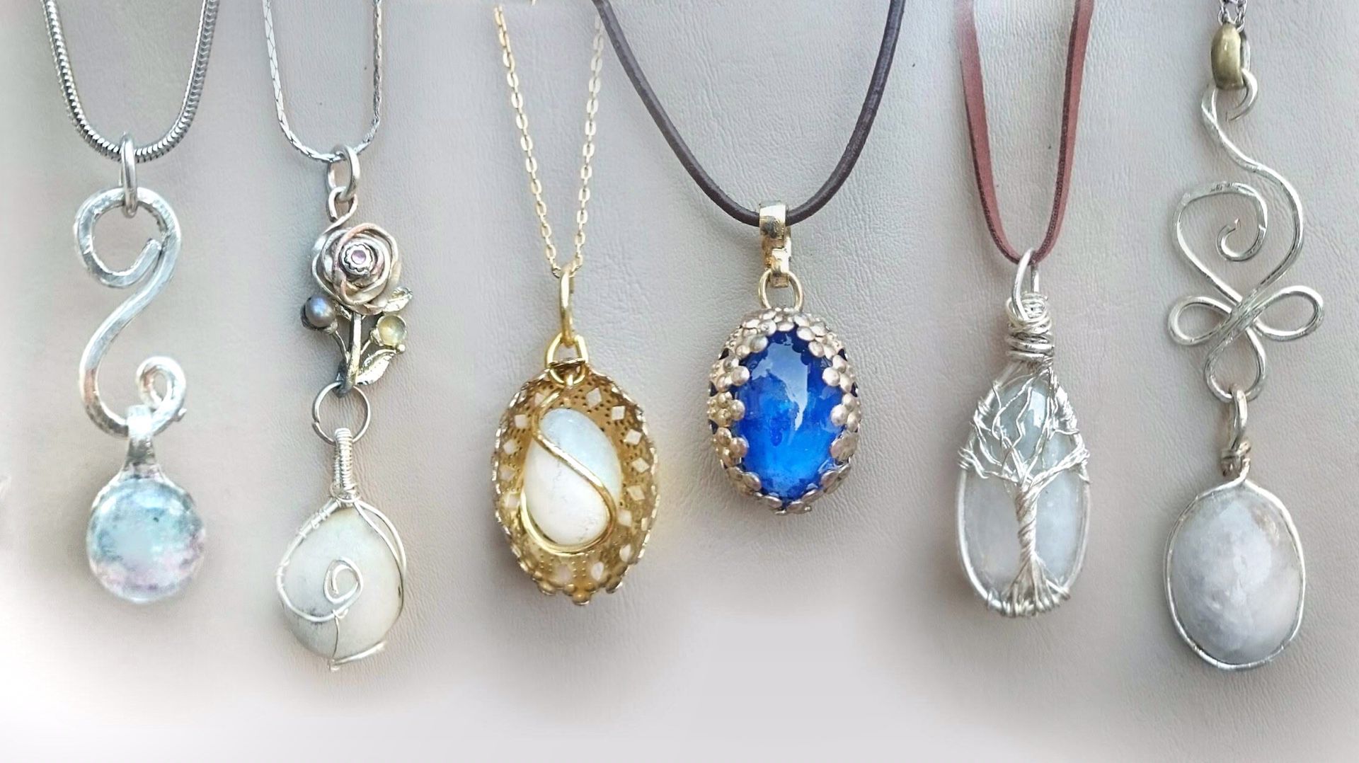Eye Catching Handcrafted Egg Pendant Necklaces