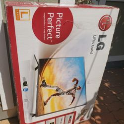 LG 42" TV 1080P Model #LB5600