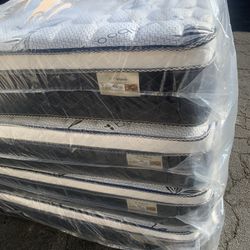 🔥Mattress Pillow Top All Sizes 🔥 ☄️12” inches tall ☄️All sizes 💥Queen sizes $200 💥Full sizes $180 💥Twin sizes $150 💥Cal king $330 💥E. King $3