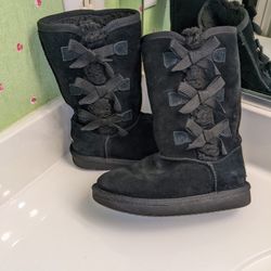 LITTLE GIRL KOOKABURRA BY UGG SZ 12