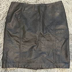 Ann Taylor LOFT Black Genuine Leather Skirt - Women’s 10P - Lined, Back Slit, Zip  Elevate your wardrobe with this Ann Taylor LOFT black genuine leath